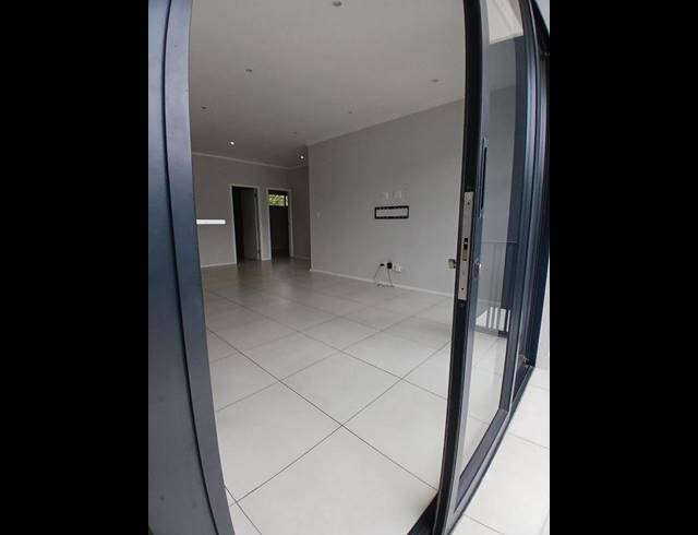 3 BEDROOM APARTMENT FOR SALE IN HOUGHTON